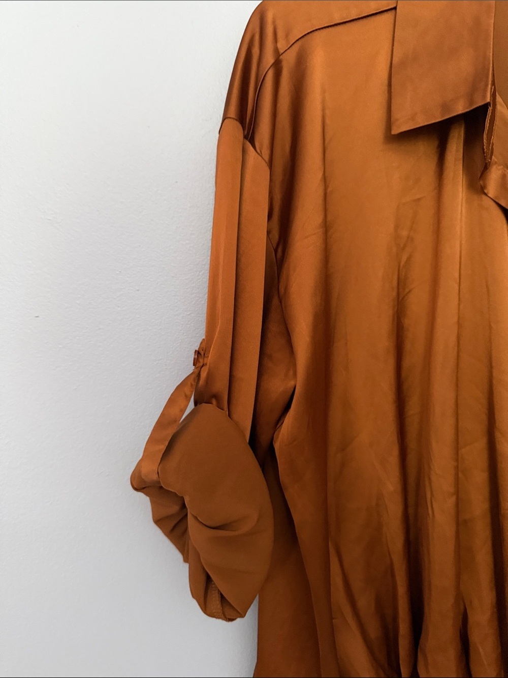 Madrag Satin Copper Blouse Women’s Size 1X Button Front Roll Tab Sleeve Top - Picture 7 of 13